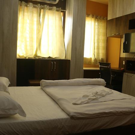 Hotel Himalaya Αγκαρτάλα Εξωτερικό φωτογραφία