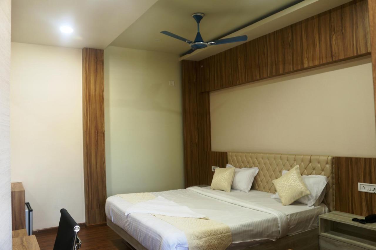 Hotel Himalaya Αγκαρτάλα Εξωτερικό φωτογραφία