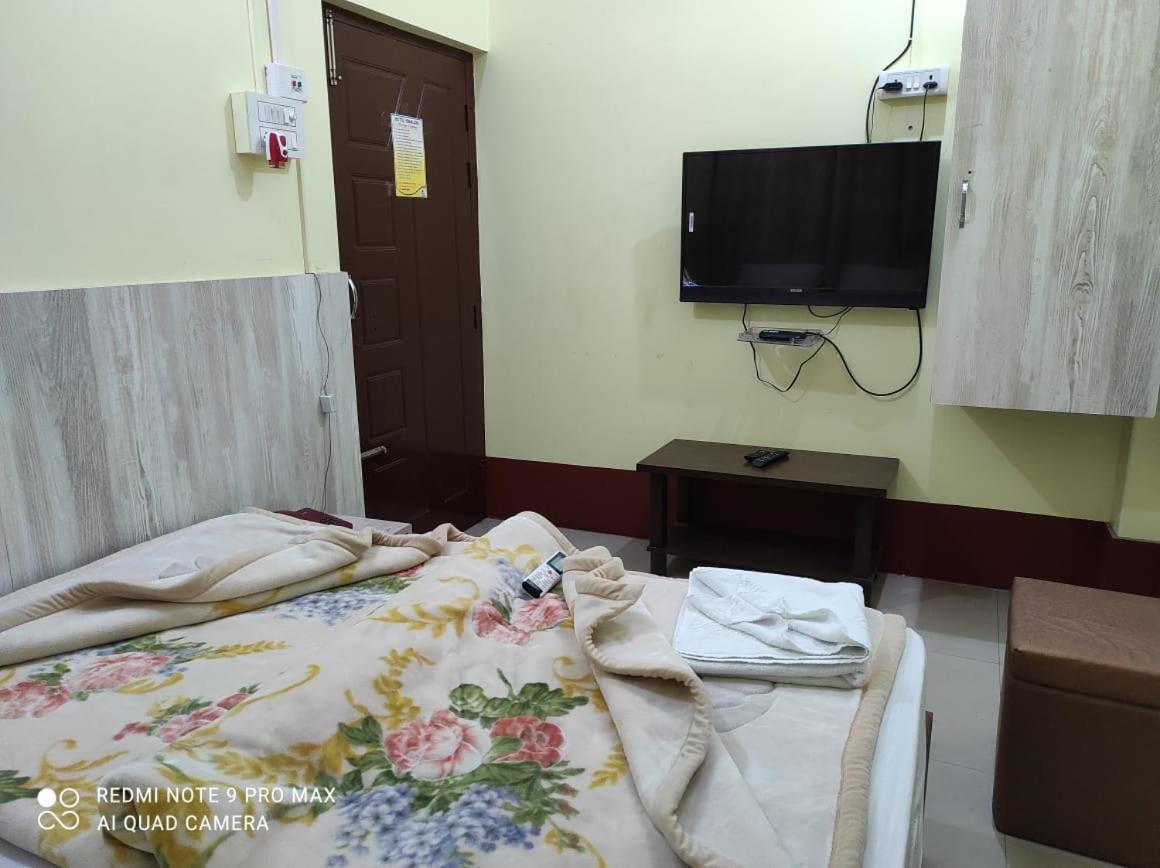 Hotel Himalaya Αγκαρτάλα Εξωτερικό φωτογραφία