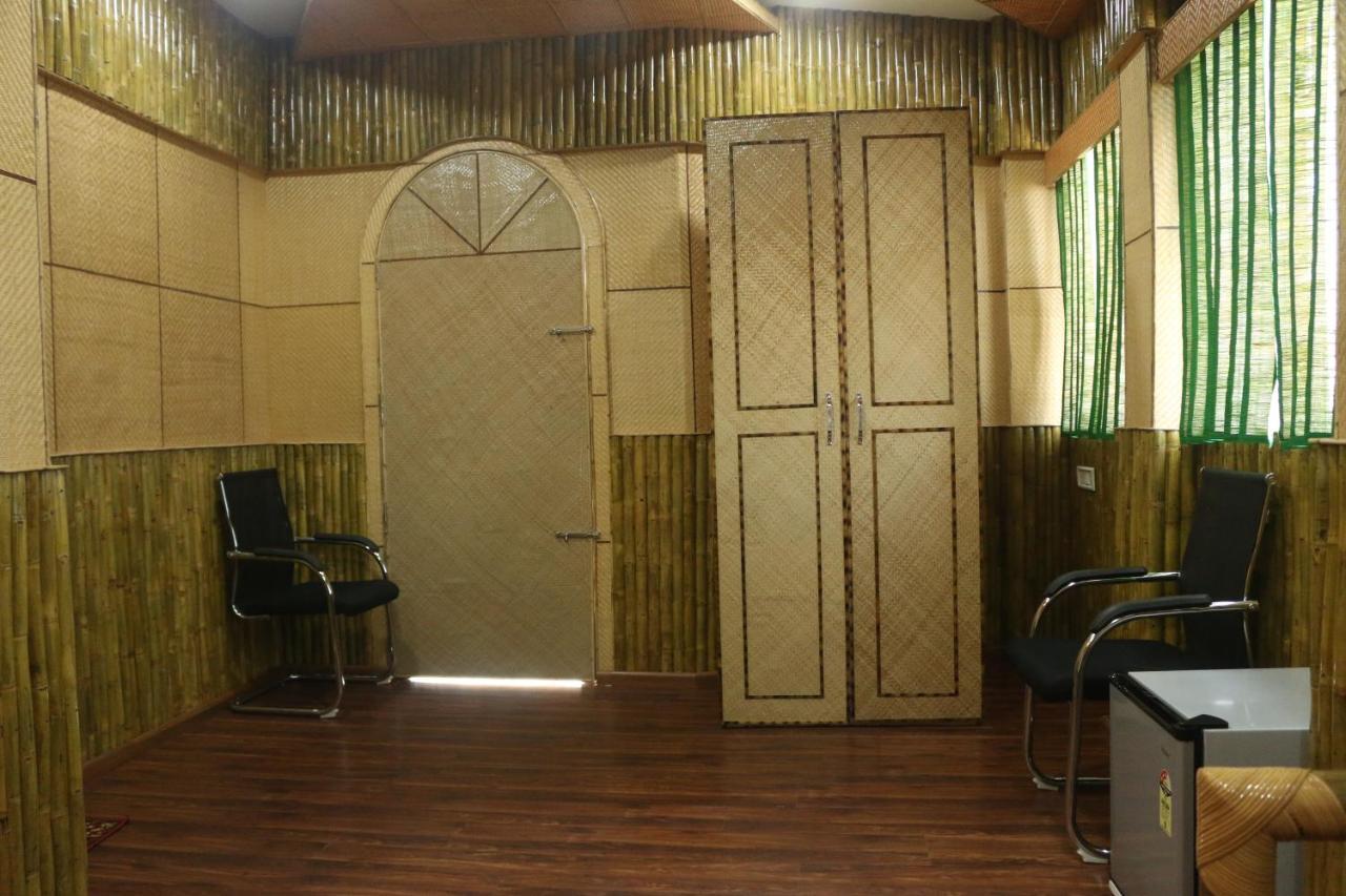 Hotel Himalaya Αγκαρτάλα Εξωτερικό φωτογραφία