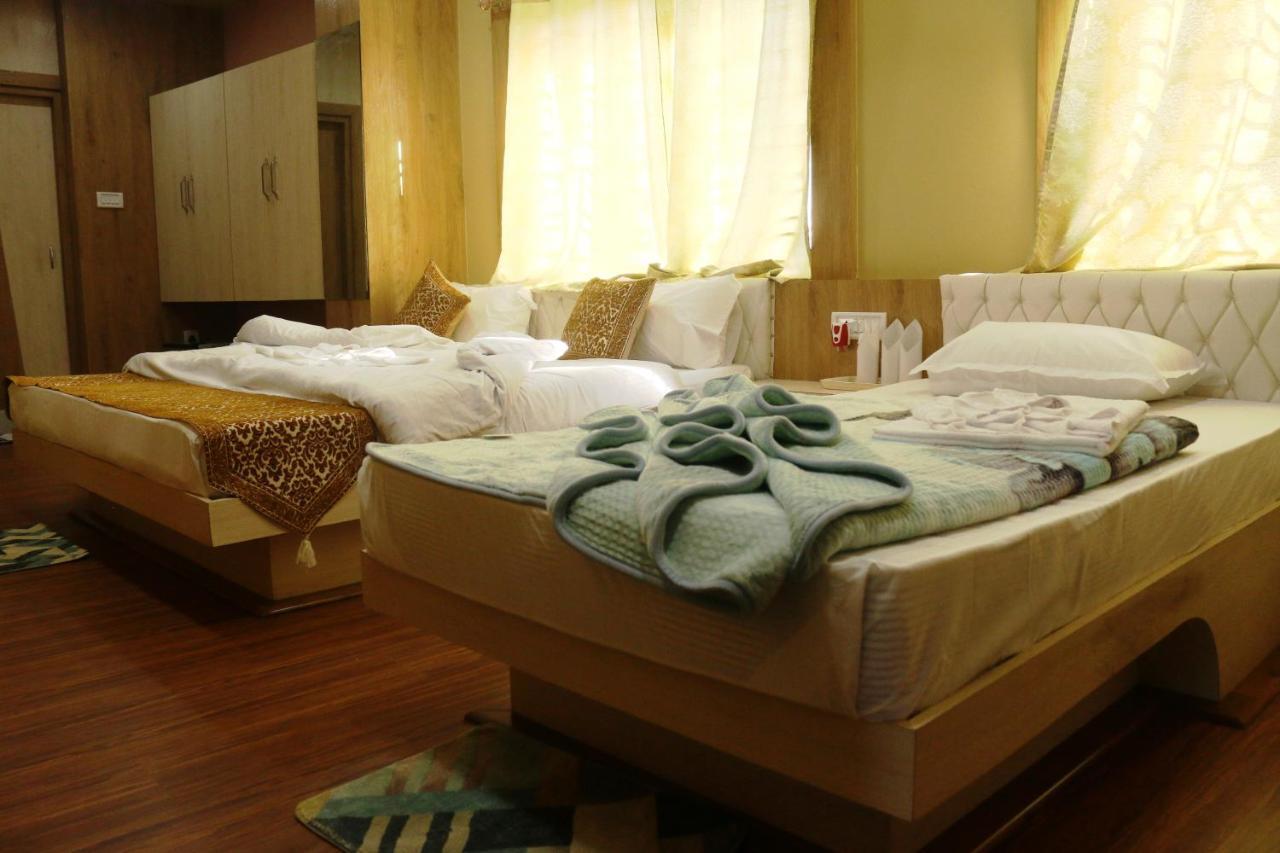 Hotel Himalaya Αγκαρτάλα Εξωτερικό φωτογραφία