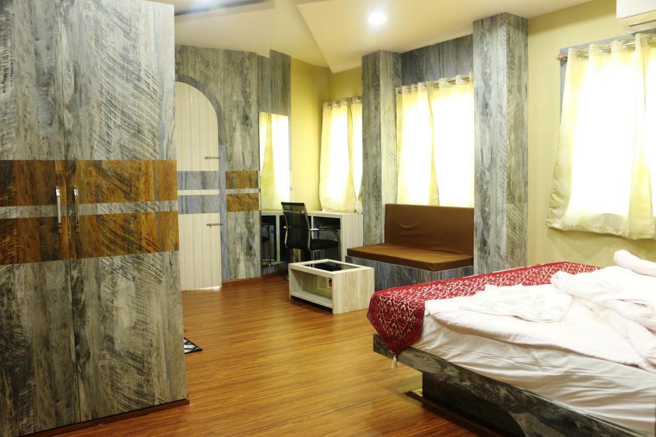 Hotel Himalaya Αγκαρτάλα Εξωτερικό φωτογραφία
