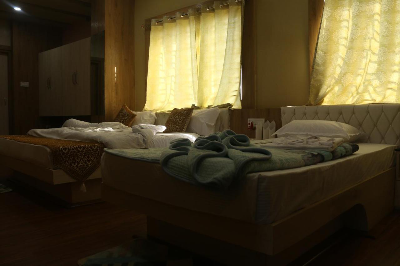 Hotel Himalaya Αγκαρτάλα Εξωτερικό φωτογραφία