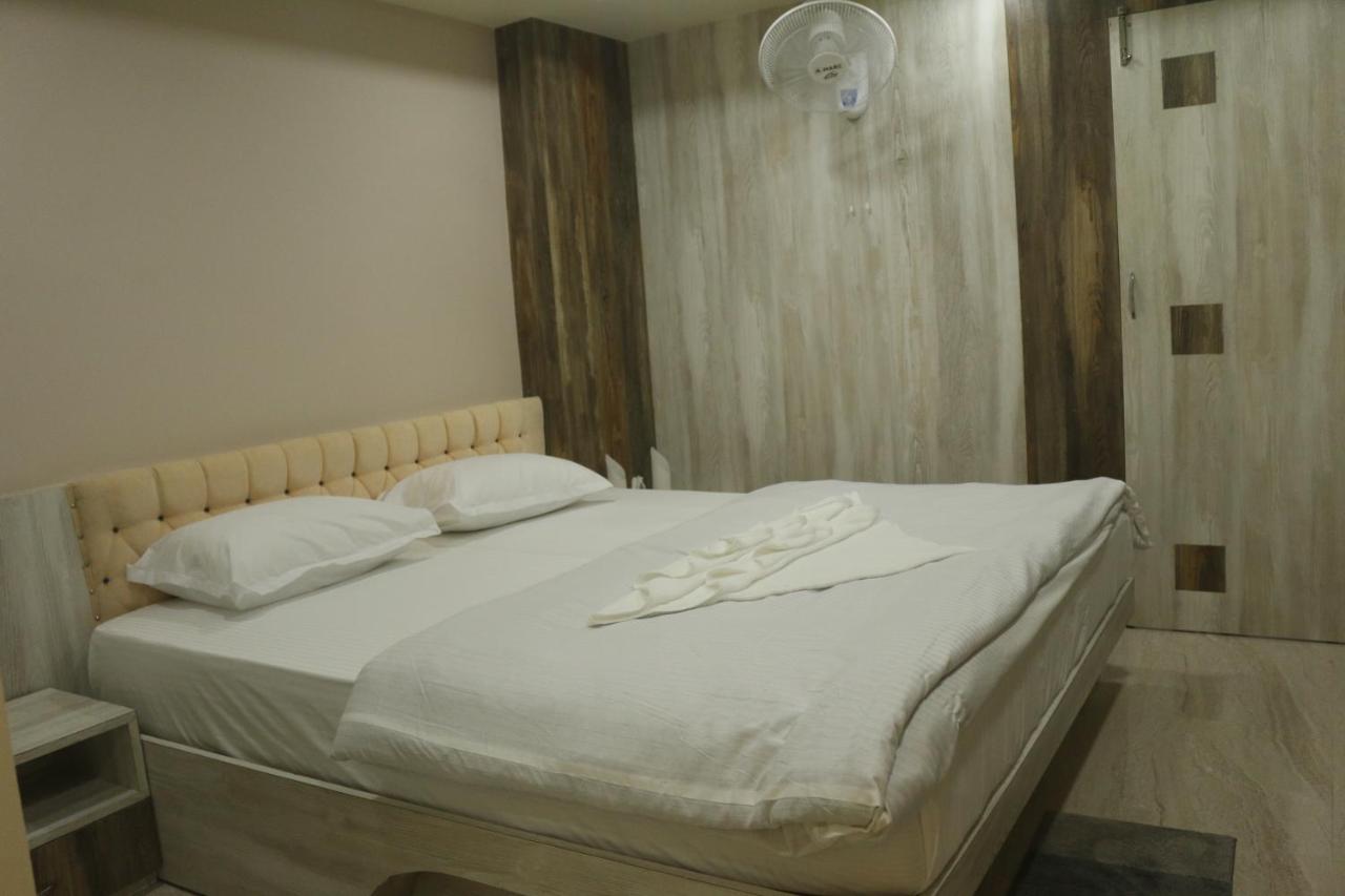 Hotel Himalaya Αγκαρτάλα Εξωτερικό φωτογραφία