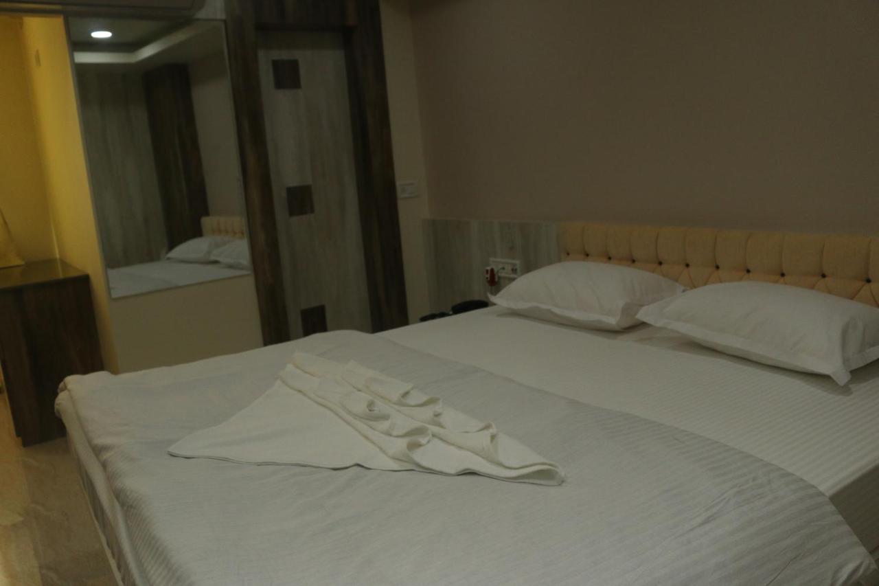 Hotel Himalaya Αγκαρτάλα Εξωτερικό φωτογραφία