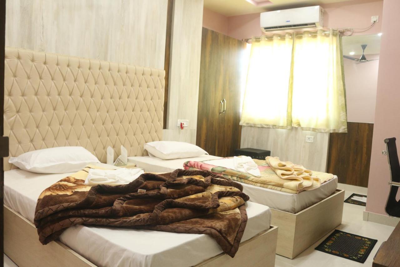 Hotel Himalaya Αγκαρτάλα Εξωτερικό φωτογραφία