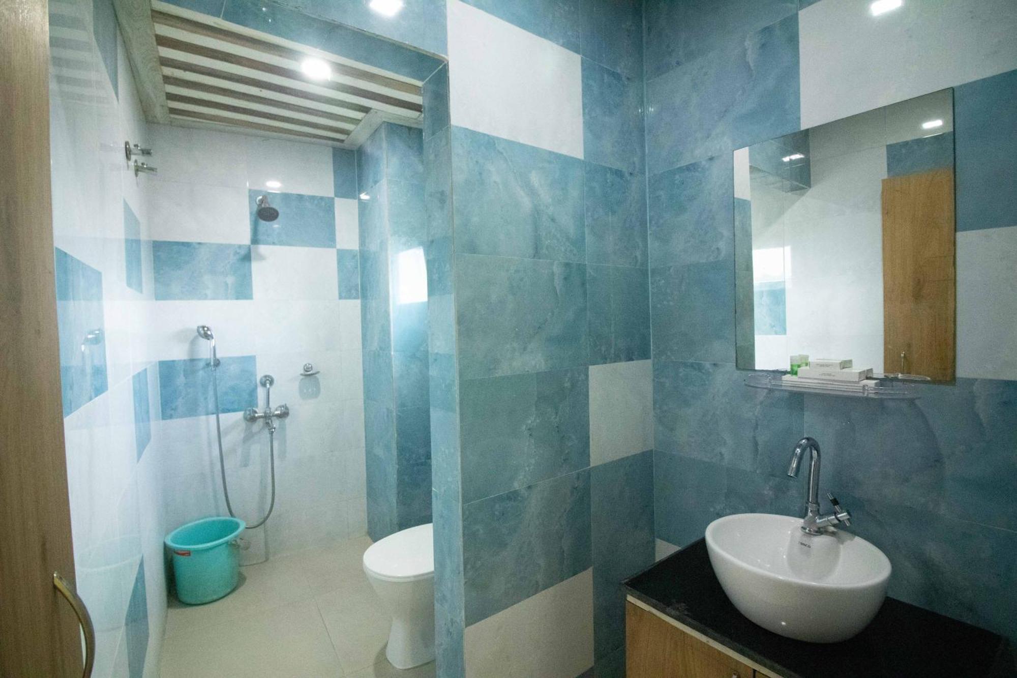 Hotel Himalaya Αγκαρτάλα Εξωτερικό φωτογραφία