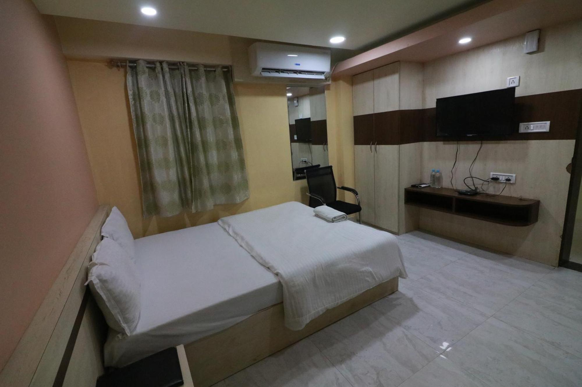 Hotel Himalaya Αγκαρτάλα Εξωτερικό φωτογραφία