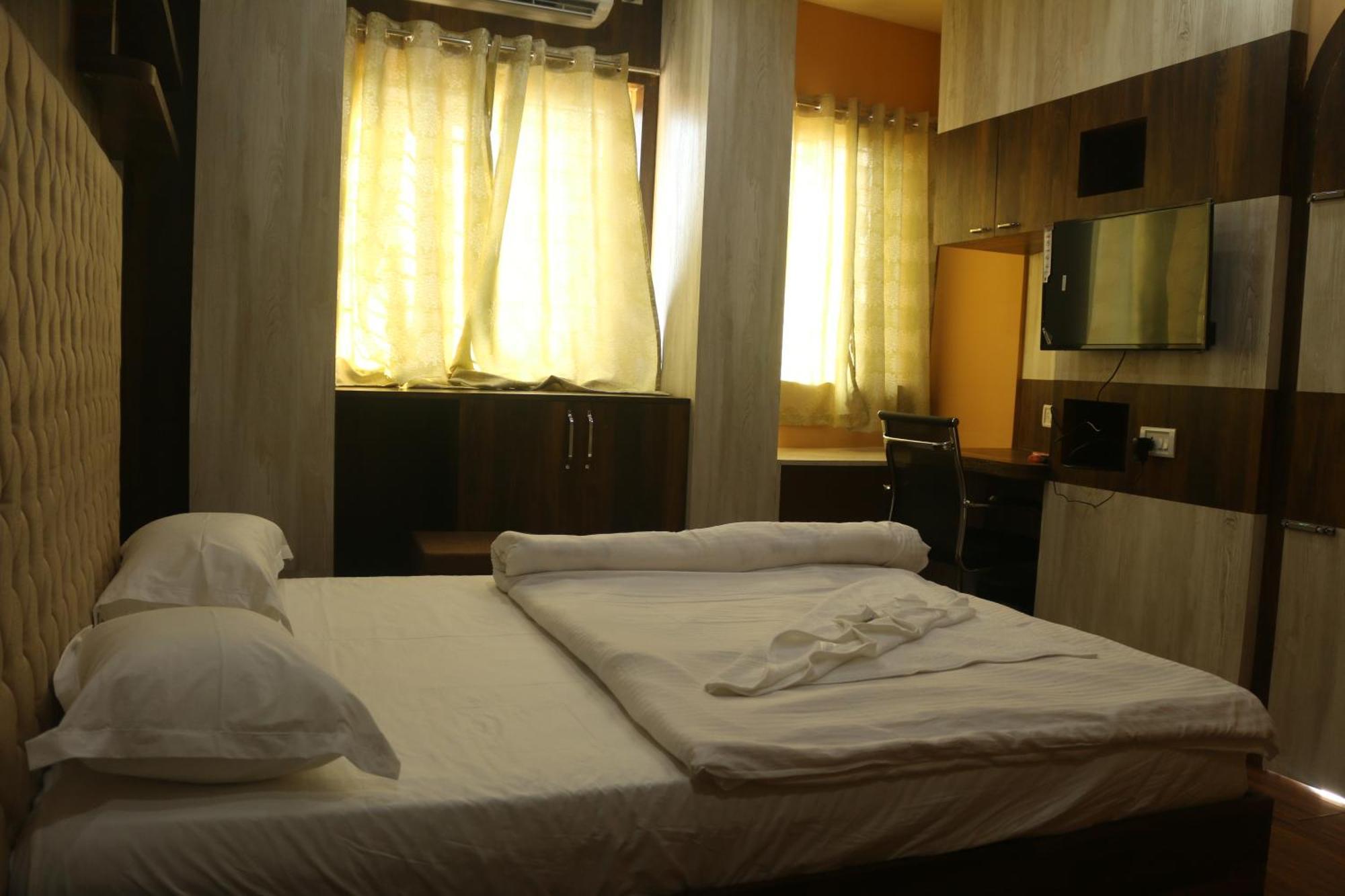 Hotel Himalaya Αγκαρτάλα Εξωτερικό φωτογραφία