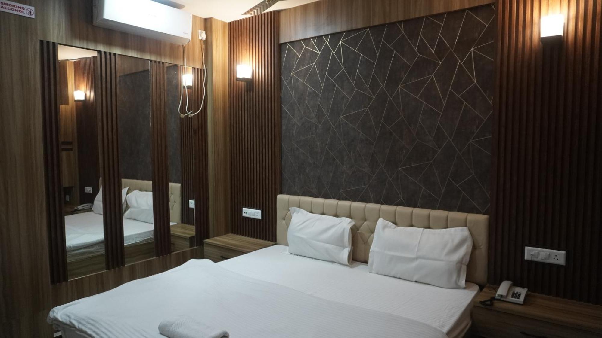Hotel Himalaya Αγκαρτάλα Εξωτερικό φωτογραφία